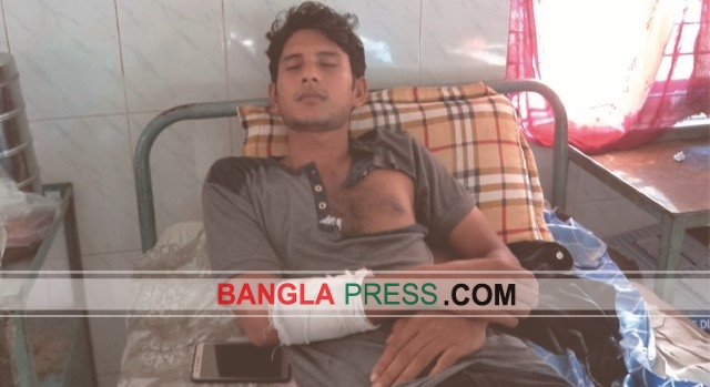 সৈয়দপুরে সহোদর তিনভাইকে কুপিয়ে ১১ লাখ টাকা ছিনতাই