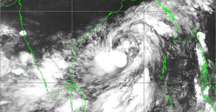ধেয়ে আসছে ঘূর্ণিঝড় ‘টিটলি