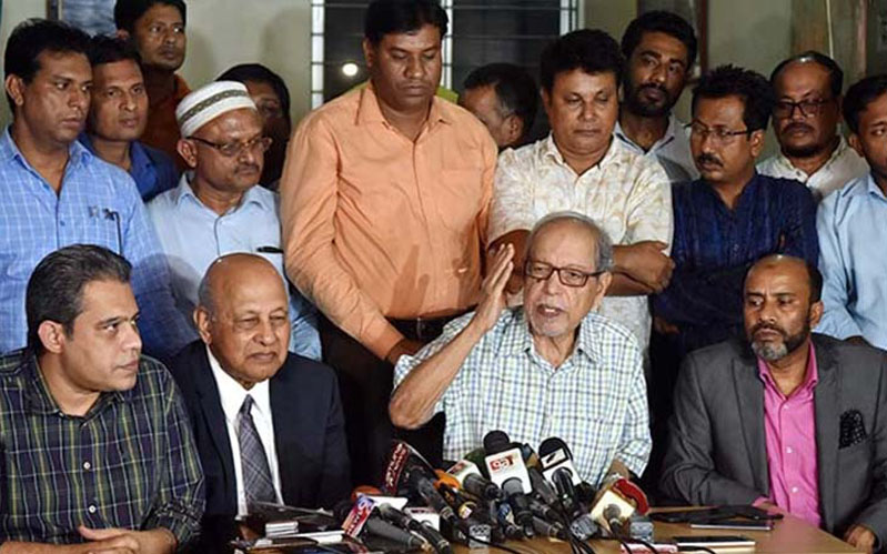 এক স্বৈরাচারকে বিদায় করে আরেক স্বৈরাচারকে ক্ষমতায় আনা যাবে না : বদরুদ্দোজা চৌধুরী