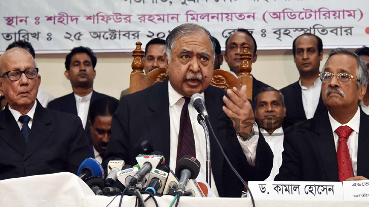 সরকারের মাথা খারাপ হয়ে গেছে : ড. কামাল হোসেন