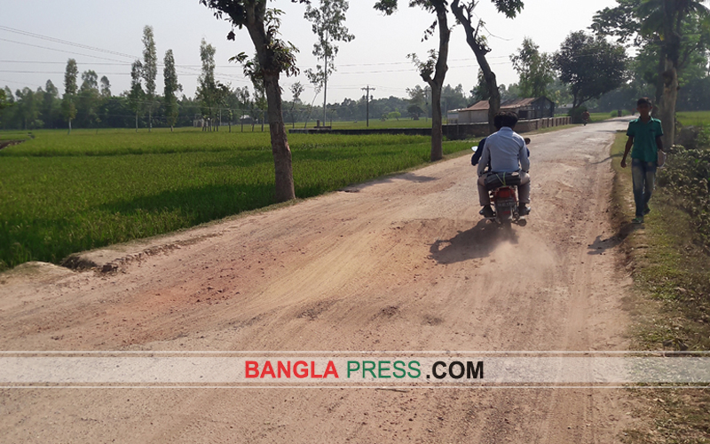 গাইবান্ধা-সাদুল্লাপুর-মাদারগঞ্জ-শানেরহাট-বড়দরগাহ সড়কের বেহাল দশা