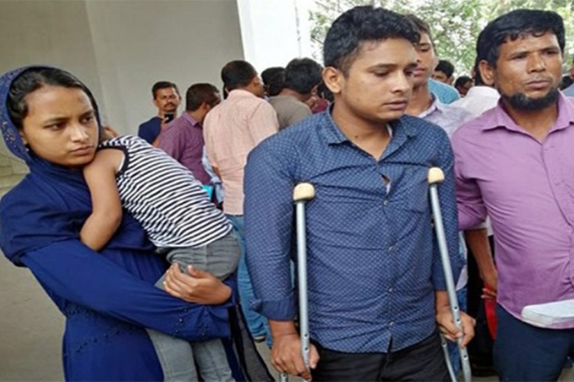 রাসেলকে ৫ লাখ টাকা দিলো গ্রীন লাইন, এক মাসের মধ্যে বাকি টাকা