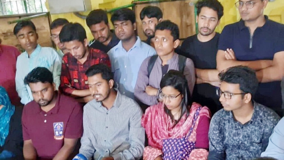 ভিন্নমতের মানুষের ওপর দমন-পীড়ন বন্ধ করুন: ভিপি নুর