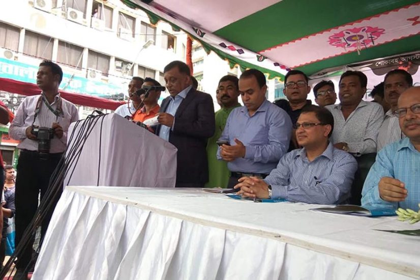 চাঁদাবাজ-মাস্তানরা কারওয়ান বাজার ছাড়ুন : স্বরাষ্ট্রমন্ত্রী