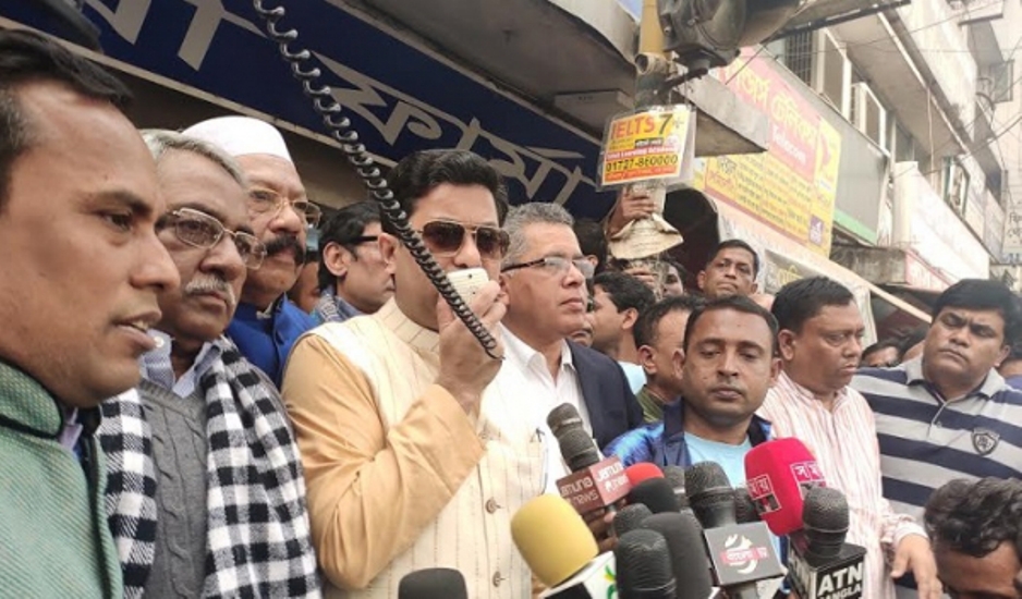 ঘরে বসে থাকলে তো বলার কিছু নেই: বিএনপি প্রার্থীকে তাপস