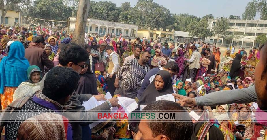 উলিপুরে সমাজসেবা কর্মকর্তাকে মারধর