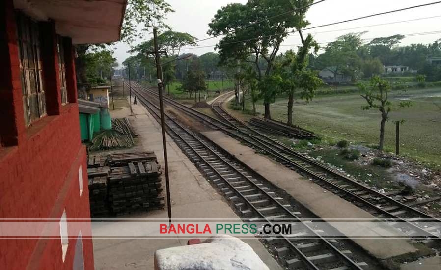 জনমানবহীন গৌরীপুর রেল স্টেশন, ট্রেন চলাচল বন্ধ
