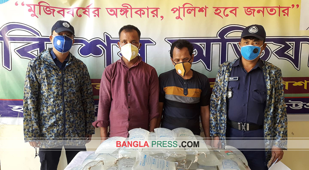 হাটহাজারীতে ৮০ লিটার চোলাই মদসহ আটক ২