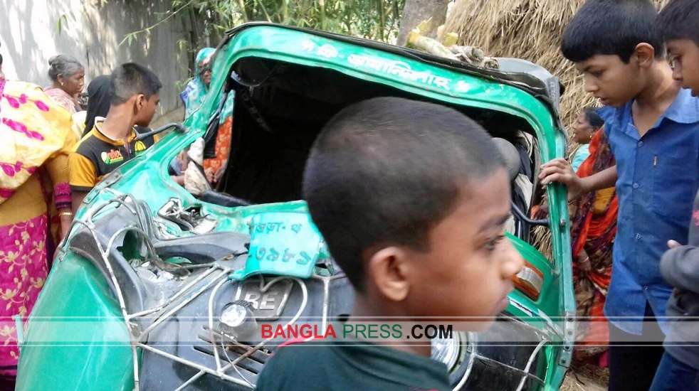 ধুনটে অটোরিকশা-ট্রাক সংঘর্ষে নিহত ১