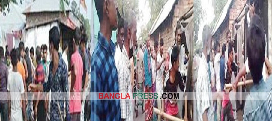 দূষ্কৃতিকারীদের হামলার শিকার পুলিশ সদস্যদের আশ্রয় দেয়ায় প্রভাষকের বাড়ি ভাংচুর