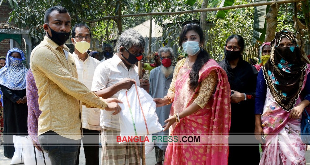 ধুনটে করোনায় কর্মহীনদের পাশে রুপা