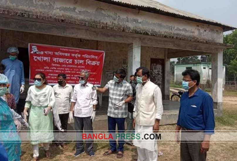গৌরীপুরে সংকট মোকাবেলায় ১০ টাকা কেজি চাল বিক্রয় শুরু
