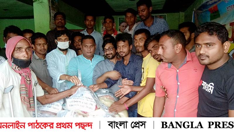 ধুনটে ছাত্রদলের ঈদ সামগ্রী পেলো দুস্থরা