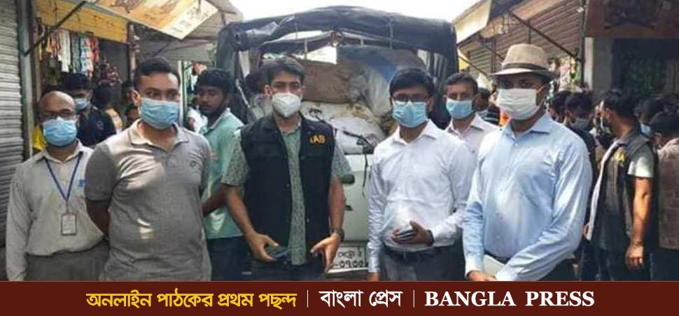ঝিনাইদহে র‌্যাবের অভিযানে বিপুল পরিমাণ পলিথিন উদ্ধার