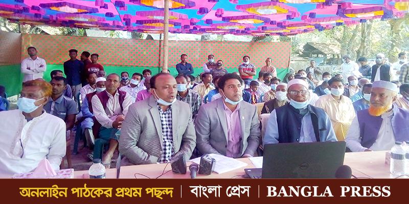 দেবীগঞ্জে বীজ ও সার বিতরণ করলেন রেলমন্ত্রী