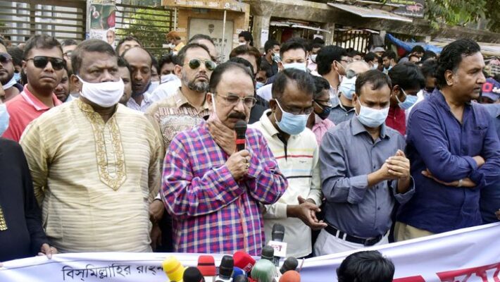 ‘বাংলাদেশে সবচেয়ে গরীব খালেদা জিয়া’
