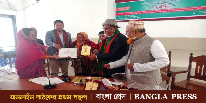 দেবীগঞ্জে তিন নারী পেলেন জয়িতা সম্মাননা