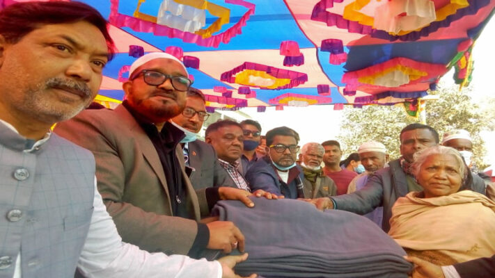 দেবীগঞ্জে রেলমন্ত্রীর সহধর্মীনির মৃত্যু বার্ষিকীতে শীতবস্ত্র বিতরণ