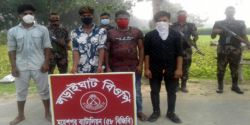 মহেশপুর সীমান্ত থেকে ৪ অনুপ্রবেশকারী আটক