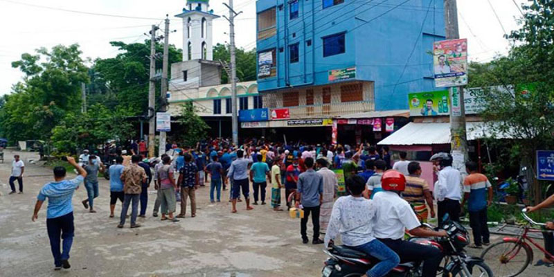 কুষ্টিয়ায় প্রকাশ্যে অস্ত্রধারীর হামলায় নারীসহ নিহত ৩