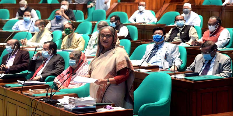 শিক্ষার্থীদের টিকা দিয়েই স্কুল-কলেজ খুলতে চায় সরকার: প্রধানমন্ত্রী