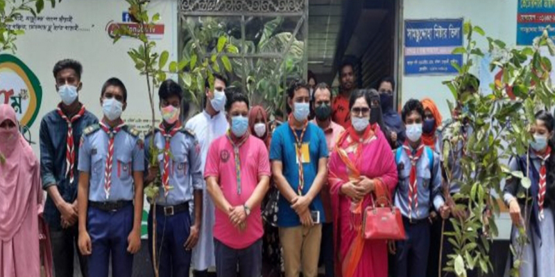নন্দন মুক্ত রোভার স্কাউট গ্রুপ এর উদ্যোগে গাছের চারা বিতরণ