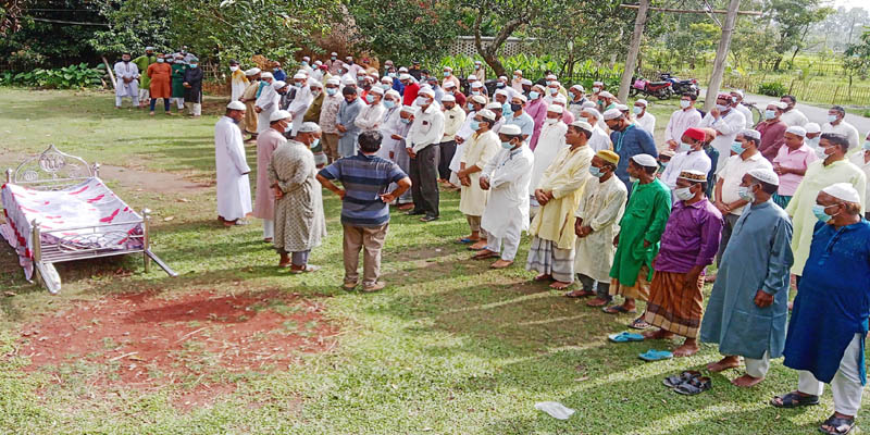 ডোমারে আলহাজ্ব মোশারফ হোসেনের স্ত্রী’র জানাজা সম্পন্ন