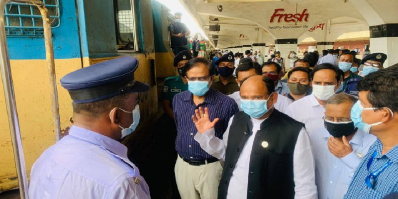 অনলাইনে টিকেট কেনায় ভোগান্তি স্বাভাবিক : রেলমন্ত্রী