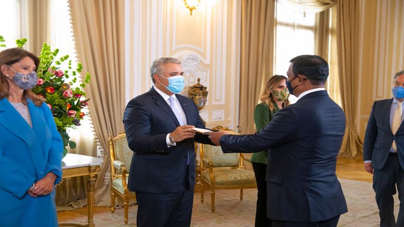 কলম্বিয়ার রাষ্ট্রপতির কাছে যুক্তরাষ্ট্রস্থ বাংলাদেশ রাষ্ট্রদূতের পরিচয়পত্র পেশ