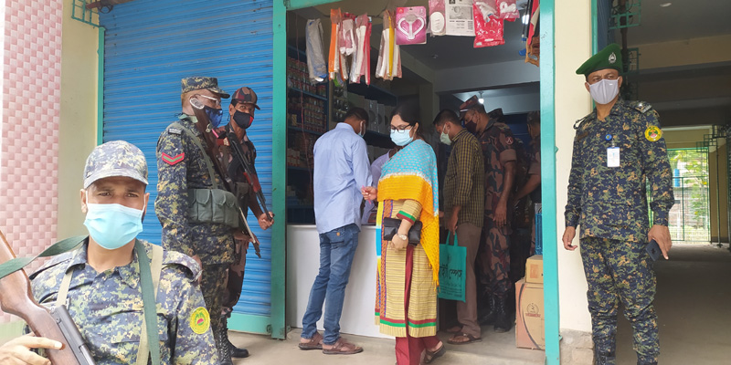 ঠাকুরগাঁওয়ে লকডাউন না মানায় ভ্রাম্যমাণ আদালতের জরিমানা