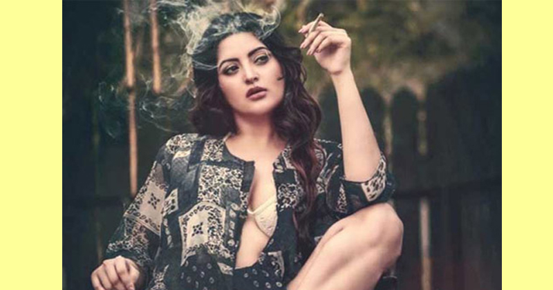 পরীমনির অন্ধকার জগৎ