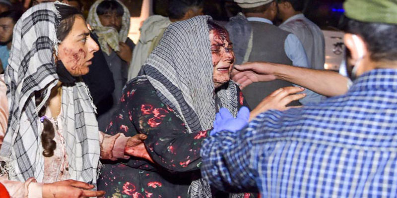 কাবুল বিমানবন্দরে হামলা: মার্কিন সেনাসহ নিহতের সংখ্যা ১০০ ছাড়াল