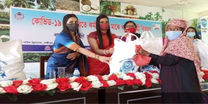 লক্ষ্মীপুরে করোনায় ক্ষতিগ্রস্তদের পুনাকের খাদ্য সামগ্রী বিতরণ