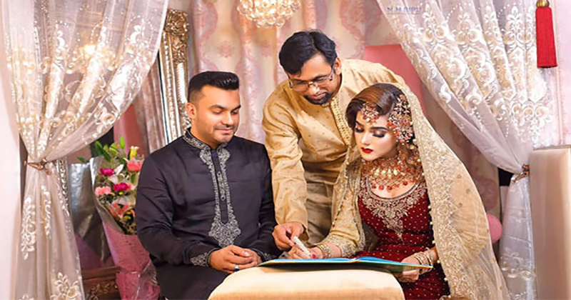 দ্বিতীয় বিয়ের ছবি প্রকাশ করলেন মাহি