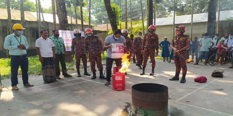 ঠাকুরগাঁওয়ের রুহিয়ায় অগ্নি নির্বাপণ মহড়া ও প্রশিক্ষণ অনুষ্ঠিত