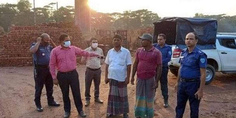 লক্ষ্মীপুরের অবৈধ ইটভাটায় এক লাখ টাকা জরিমানা