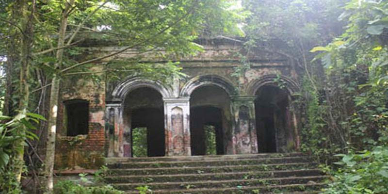 সম্ভাবনাময় পর্যটন কেন্দ্র: লক্ষ্মীপুরের জমিদার বাড়ি ও খোয়া সাগর দীঘি