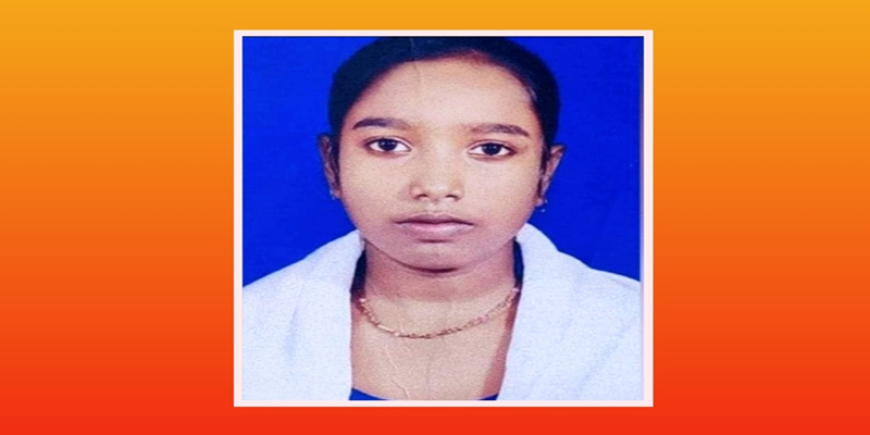 ঘোড়াশালে ট্রেনের ধাক্কায় এক কলেজছাত্রী নিহত