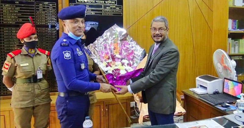 পুলিশ সুপারের নরসিংদী সরকারি কলেজ পরিদর্শন ও মতবিনিময় অনুষ্ঠিত