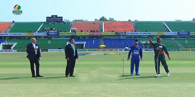 টস হেরে বোলিংয়ে বাংলাদেশ