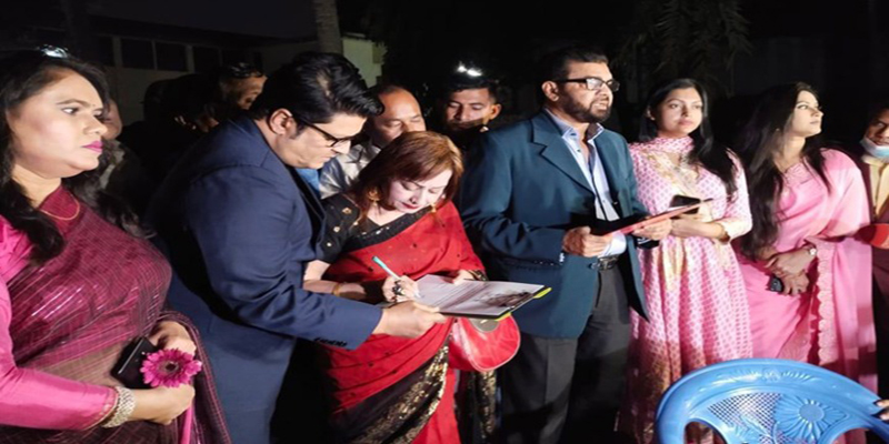 শপথ নিলেন অঞ্জনা, বরণ করলেন নিপুণ