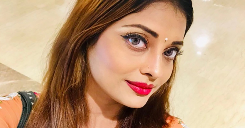 টাকা চুরির অভিযোগে বইমেলা থেকে অভিনেত্রী গ্রেফতার