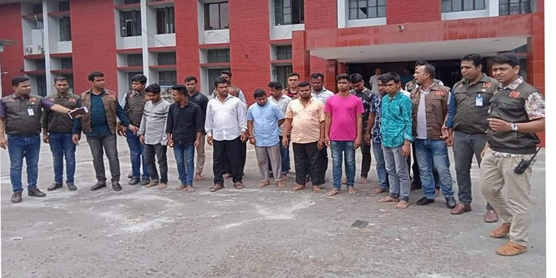 ঝিনাইদহে ১৬ জন পকেটমার আটক