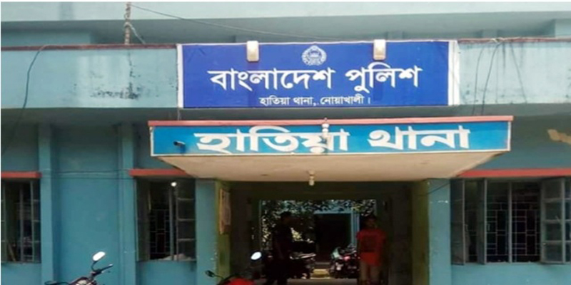 পুলিশের সামনেই স্বতন্ত্র প্রার্থীর সমর্থকদের ওপর হামলা