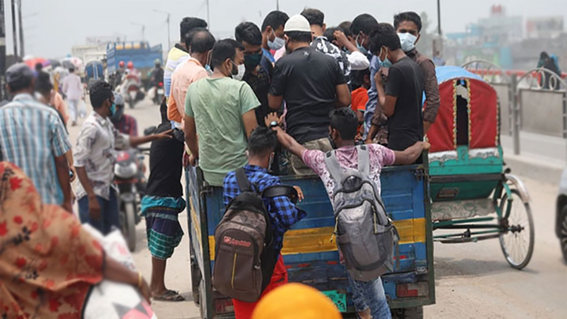 বাধা পেরিয়ে ঝিনাইদহ থেকে খুলনায় বিএনপি নেতা-কর্মীরা