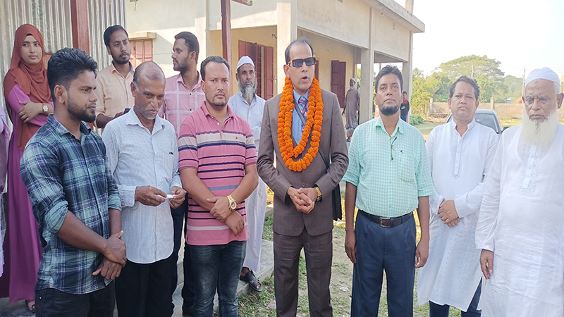 শহিদ মিনার নির্মাণ কাজের শুভ উদ্বোধন করেন কানাডা প্রবাসী বসির