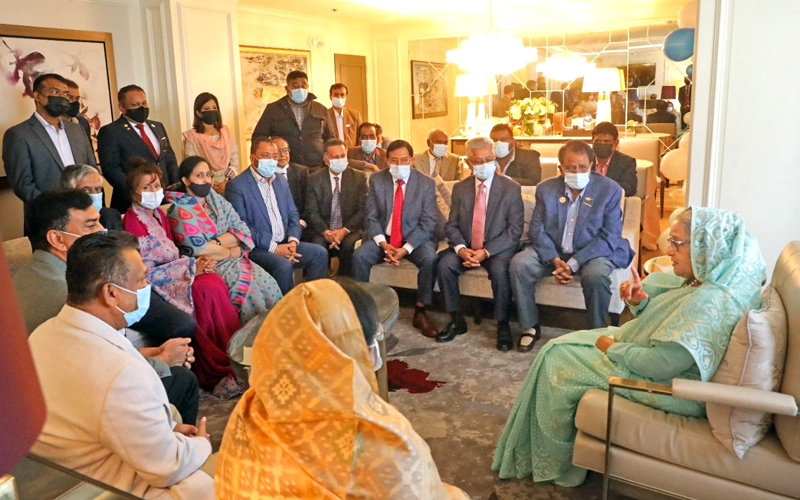 মার্কিনীদের কাছে বিএনপির আমলের দুর্নীতি ও অপশাসন তুলে ধরুন: প্রধানমন্ত্রী