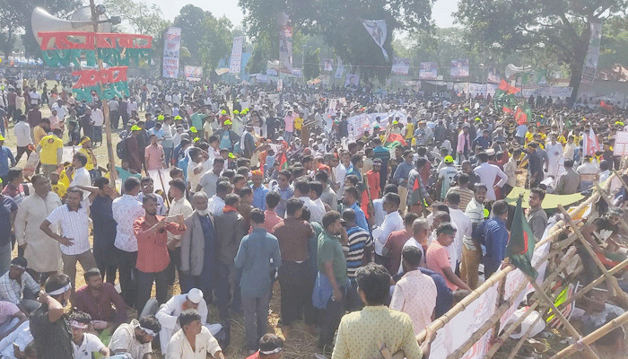রংপুরের সমাবেশে বিএনপি নেতা-কর্মীদের ঢল