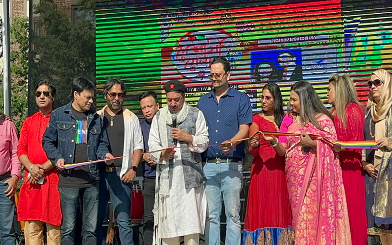 নিউ ইয়র্কের জ্যাকসন হাইটসে জমজমাট পথমেলা