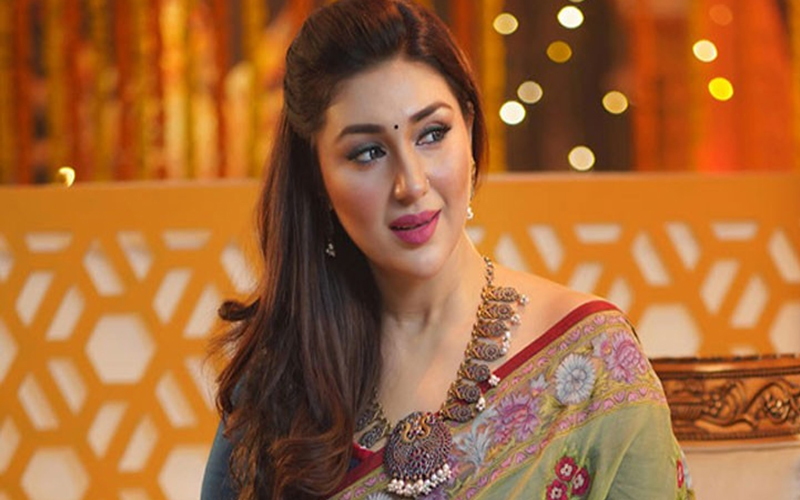 সংরক্ষিত নারী আসন থেকে মনোনয়নপত্র কিনলেন অপু বিশ্বাস